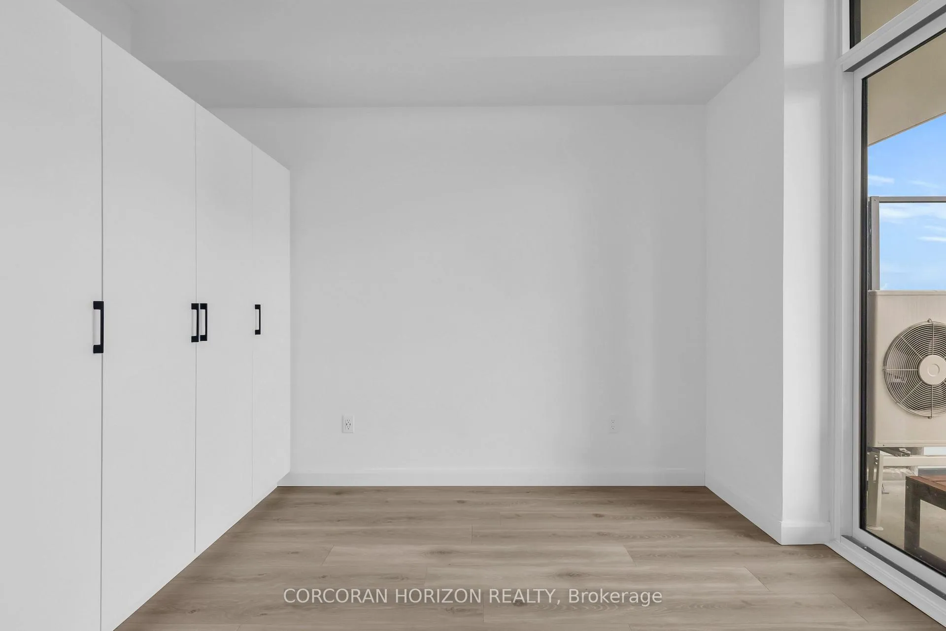 Photo 15 of Unit 1708, 741 King Street W, Kitchener — HOMEH