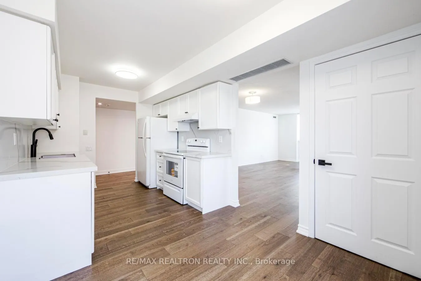 Photo 18 of Unit 708, 2 Covington Road, Toronto, Englemount-Lawrence — HOMEH