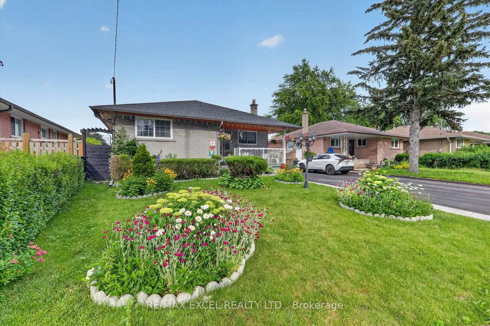 Front of 62 Sundance Crescent