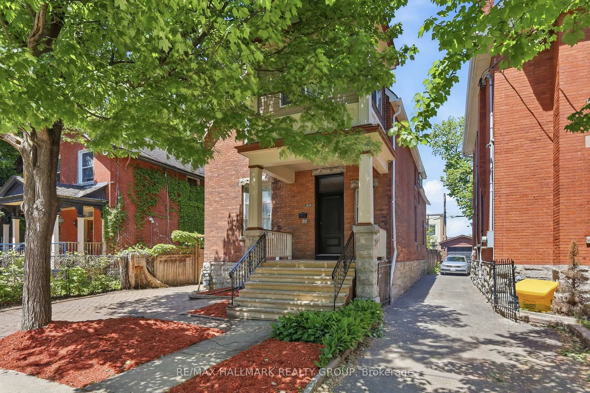 Front of 419 Besserer Street