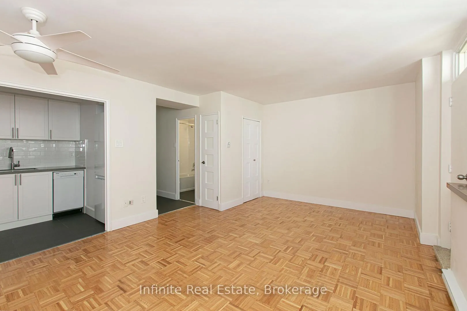 Photo 3 of Unit 607, 55 Isabella Street, Toronto, Church-Yonge Corridor — HOMEH