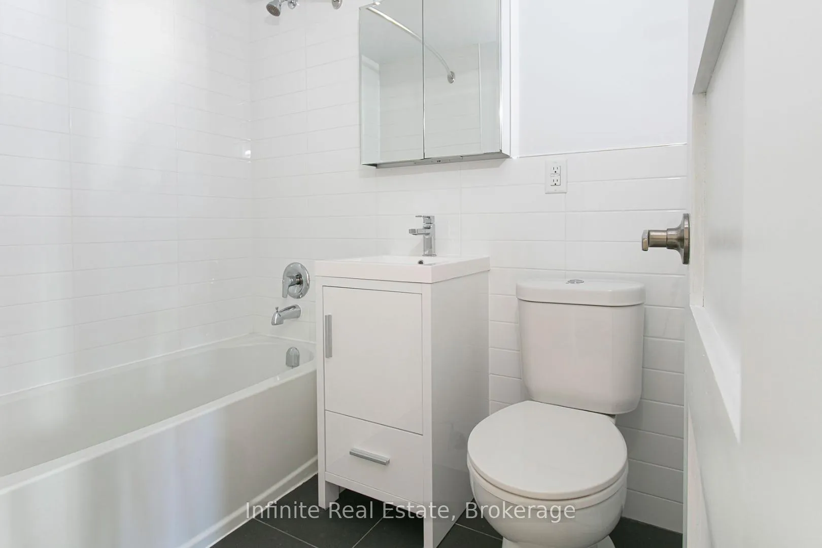 Photo 8 of Unit 607, 55 Isabella Street, Toronto, Church-Yonge Corridor — HOMEH