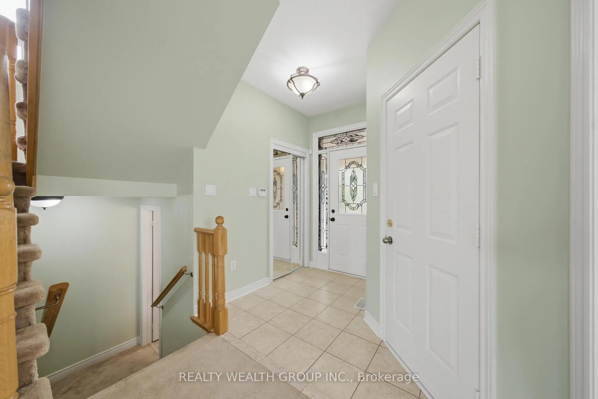 Photo 5 of 3 Queensplate Drive, Scugog, Port Perry — HOMEH