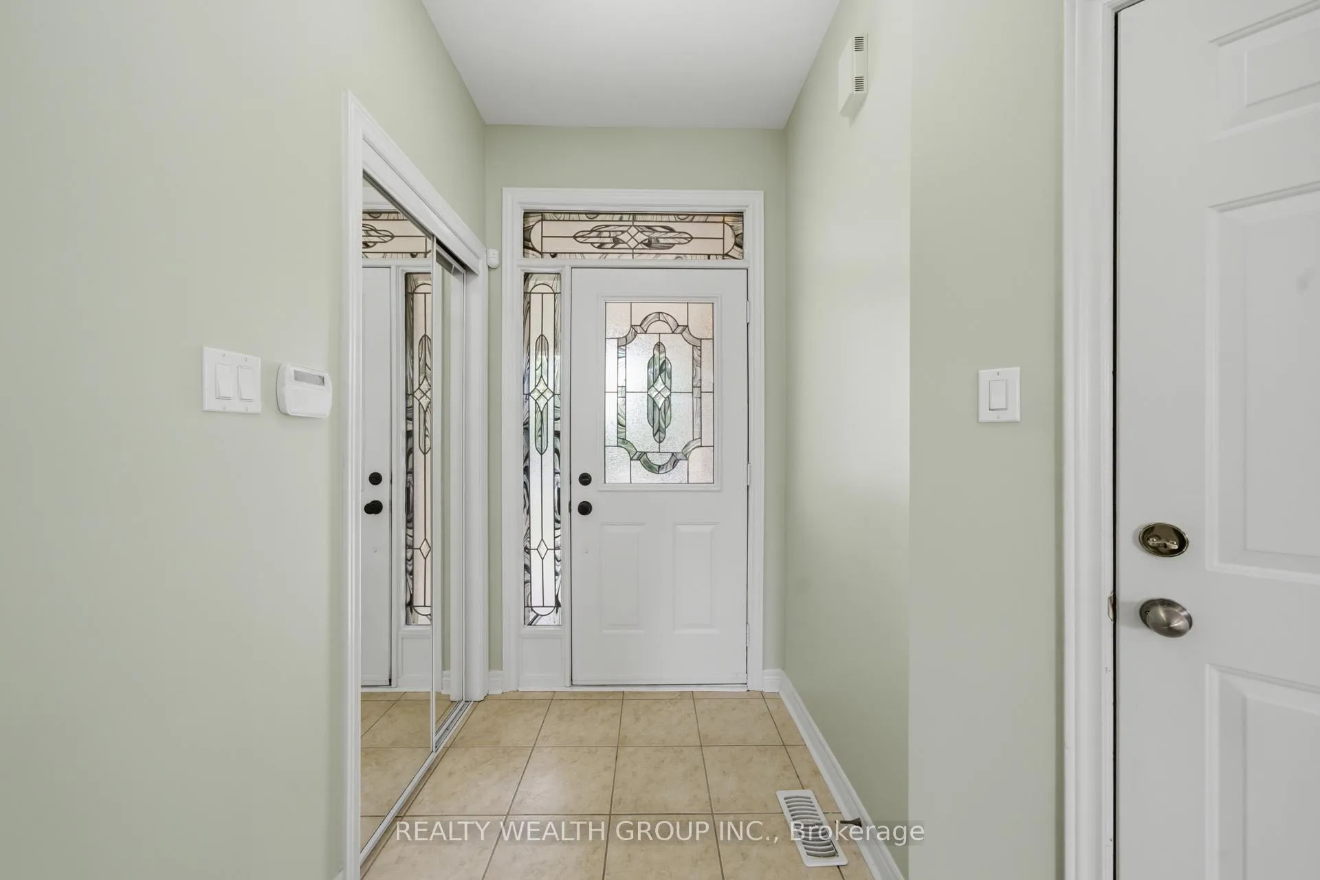 Photo 6 of 3 Queensplate Drive, Scugog, Port Perry — HOMEH