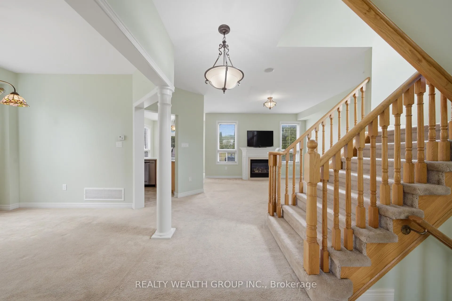 Photo 8 of 3 Queensplate Drive, Scugog, Port Perry — HOMEH