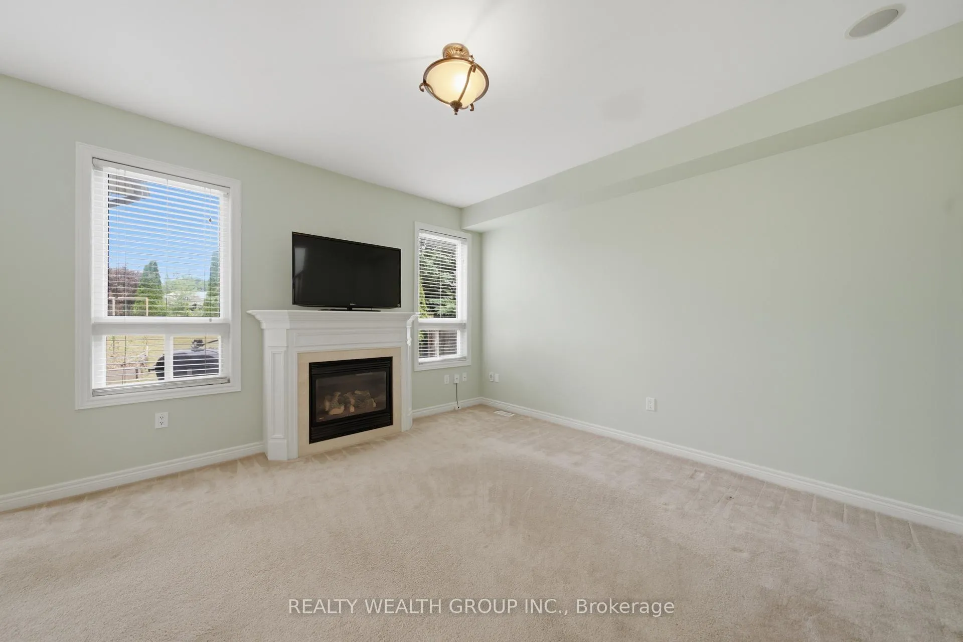 Photo 13 of 3 Queensplate Drive, Scugog, Port Perry — HOMEH