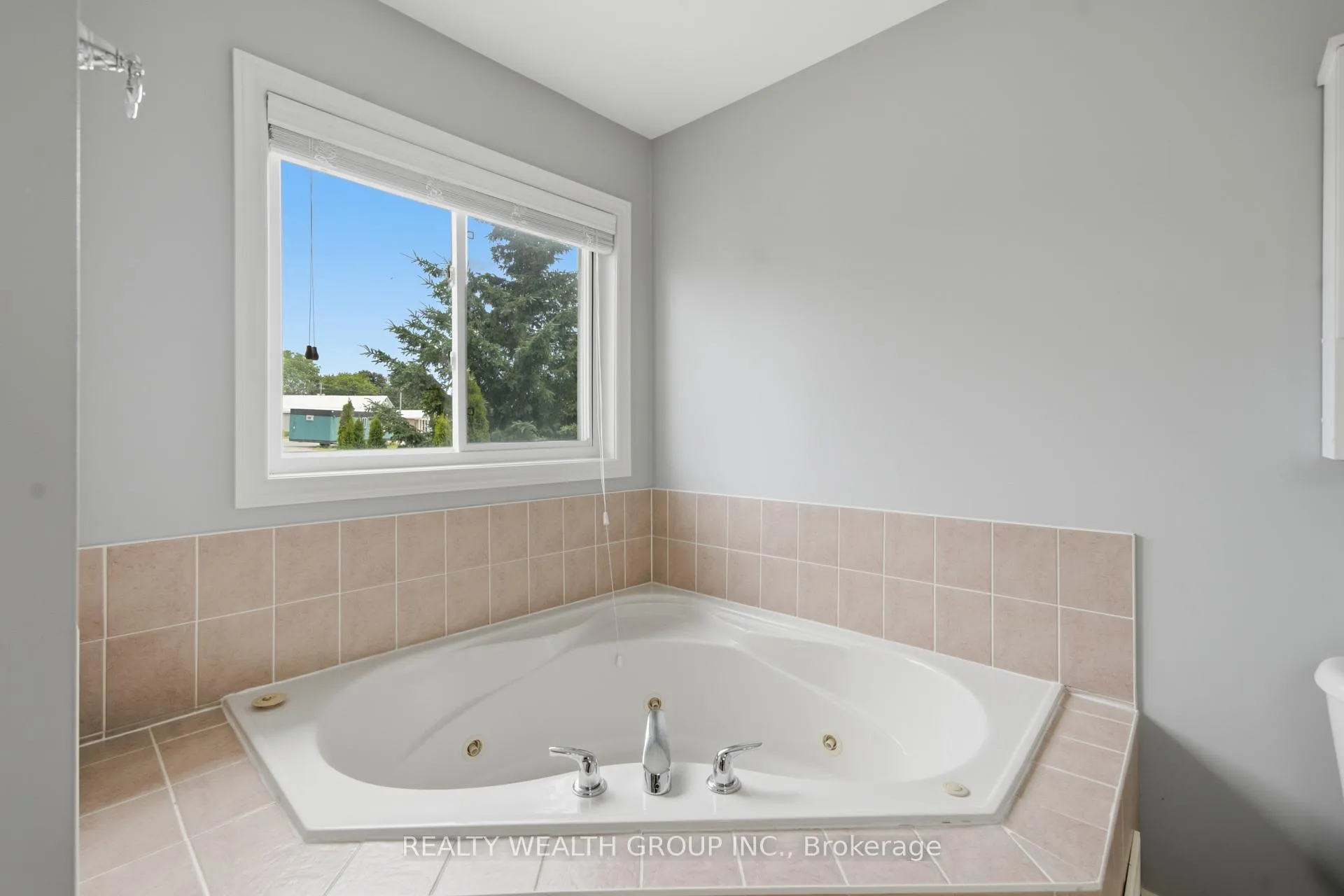 Photo 31 of 3 Queensplate Drive, Scugog, Port Perry — HOMEH