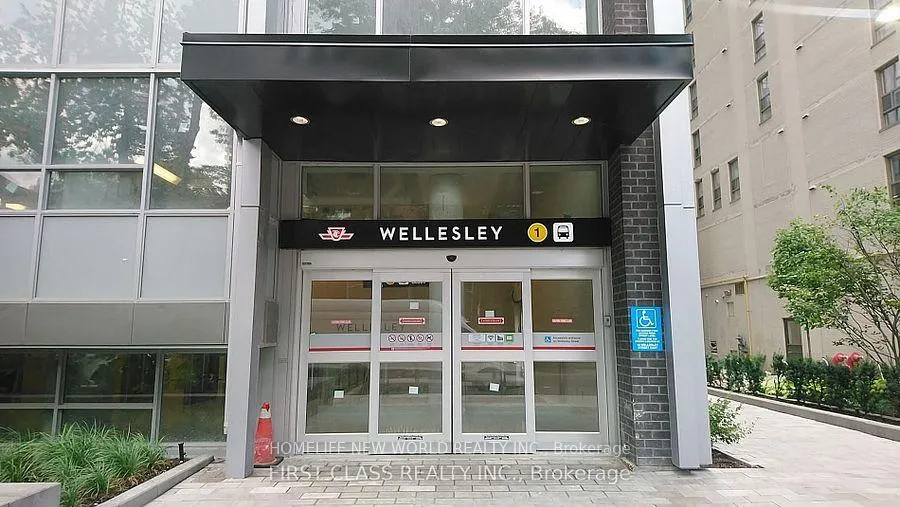 Photo 8 of Unit 906, 17 Dundonald Street, Toronto, Church-Yonge Corridor — HOMEH