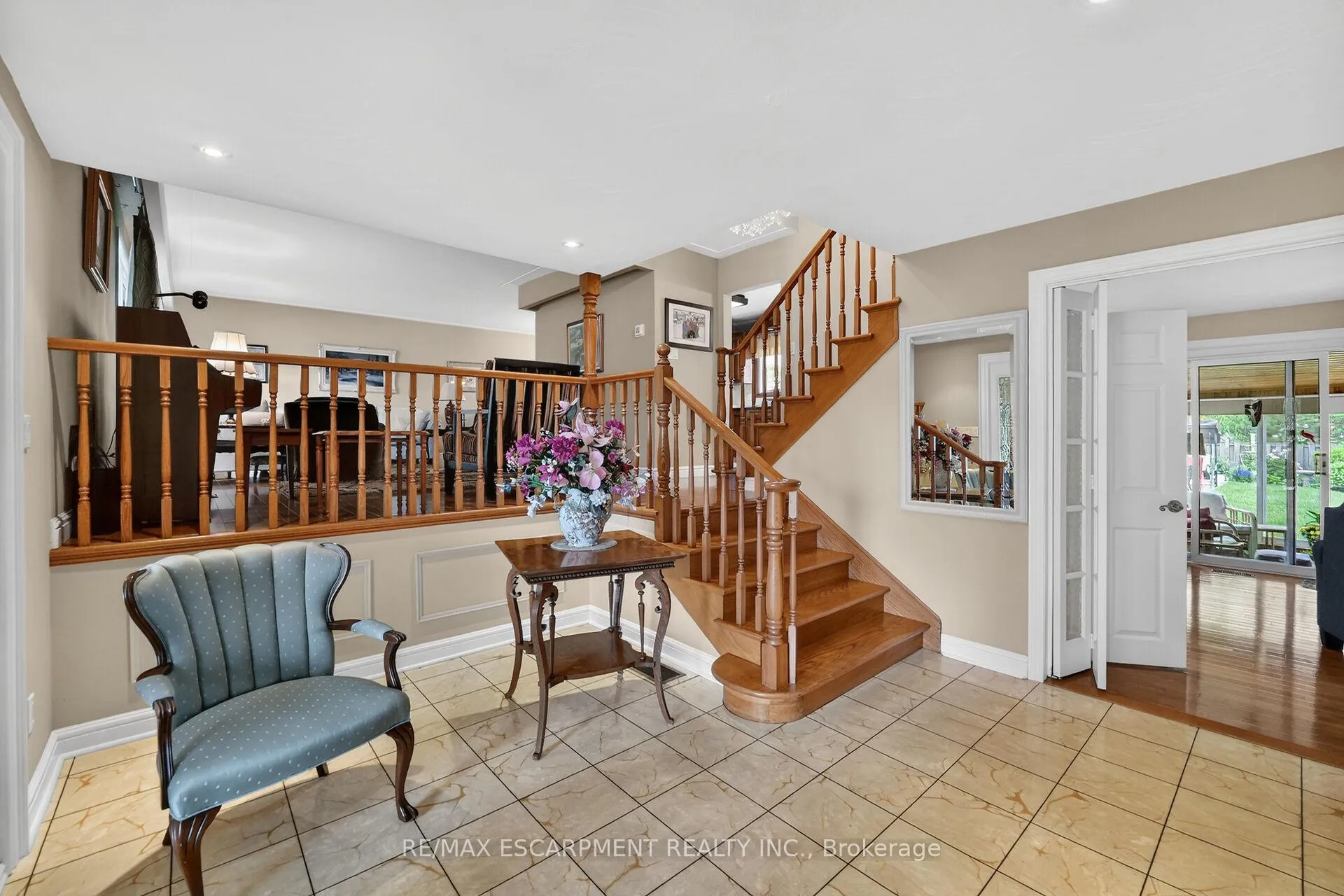 Photo 7 of 99 Elmhurst Drive, Hamilton, Sherwood — HOMEH