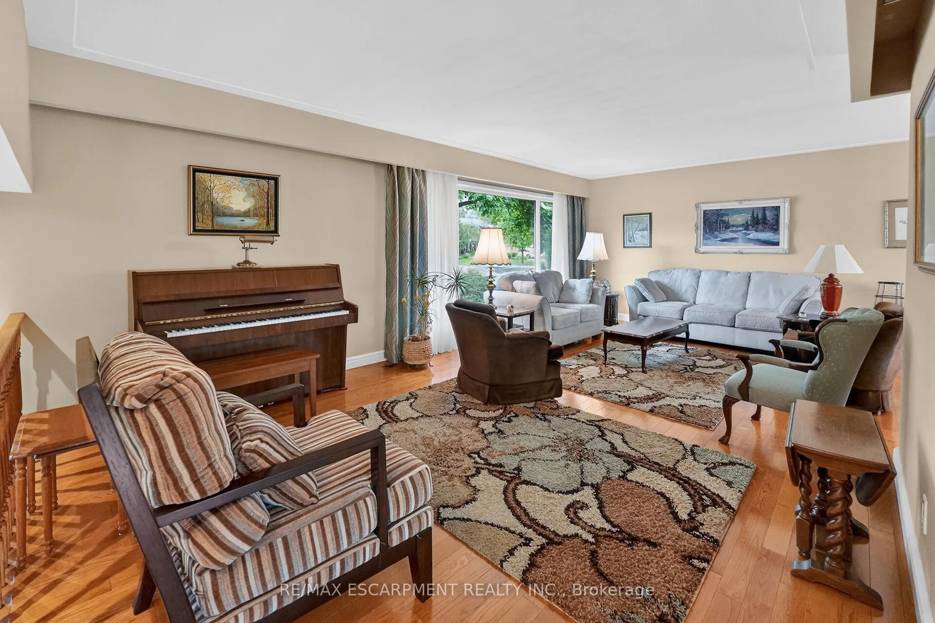 Photo 8 of 99 Elmhurst Drive, Hamilton, Sherwood — HOMEH