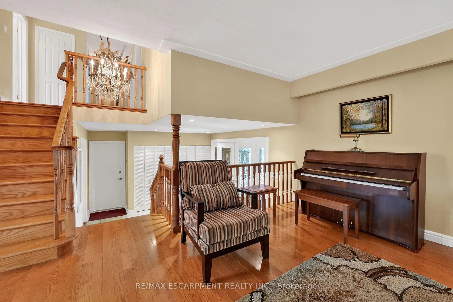 Photo 9 of 99 Elmhurst Drive, Hamilton, Sherwood — HOMEH