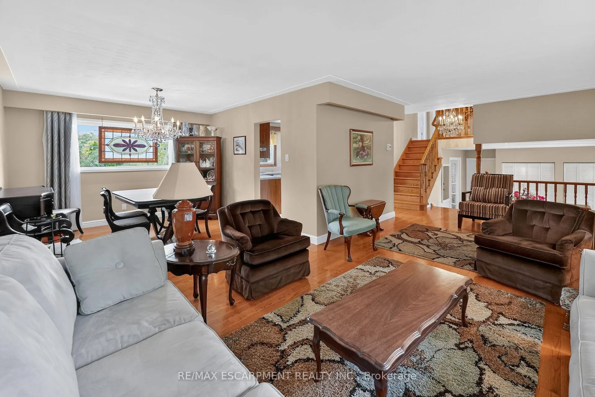 Photo 10 of 99 Elmhurst Drive, Hamilton, Sherwood — HOMEH