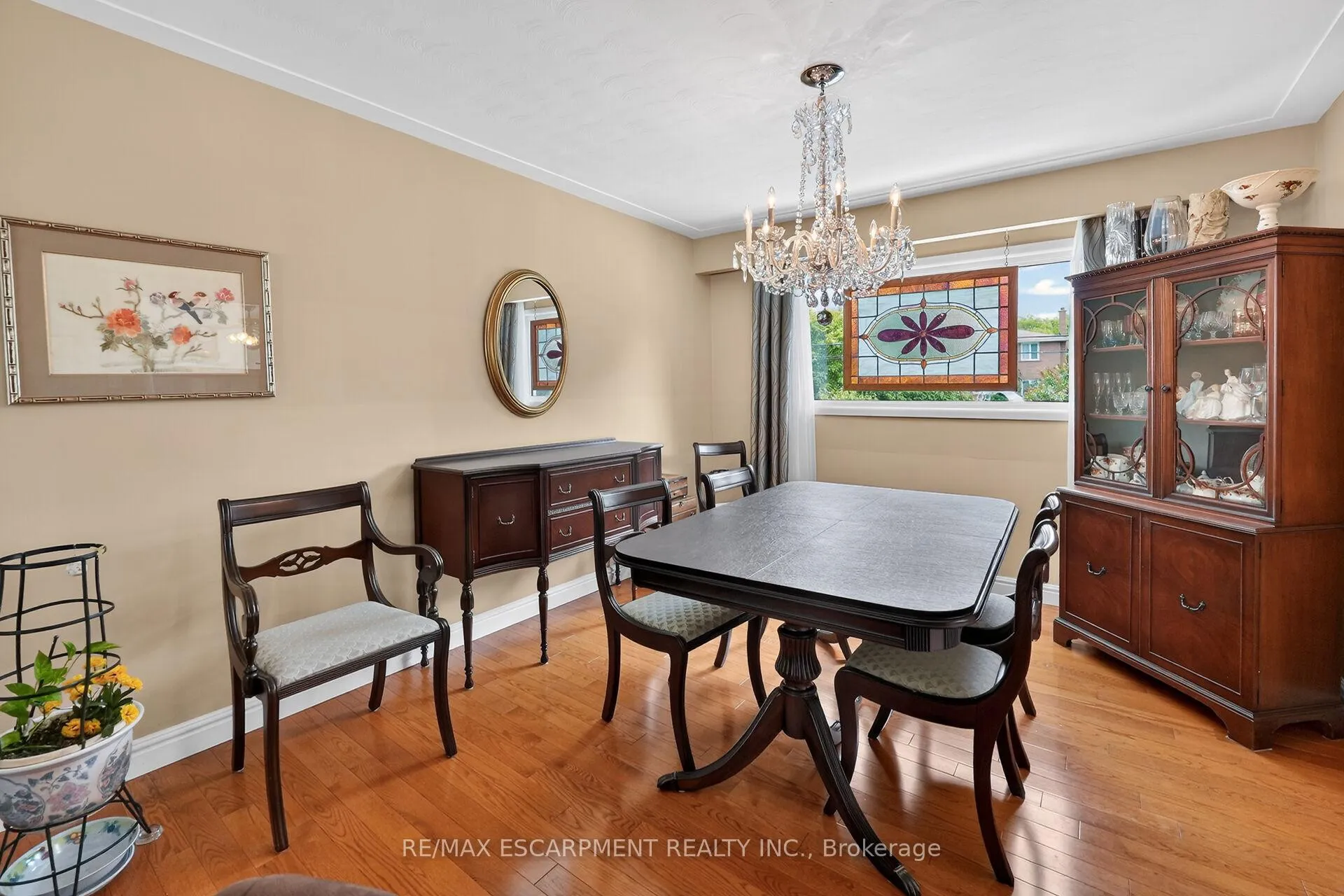 Photo 11 of 99 Elmhurst Drive, Hamilton, Sherwood — HOMEH