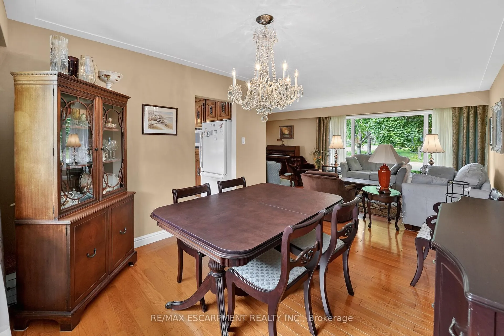 Photo 12 of 99 Elmhurst Drive, Hamilton, Sherwood — HOMEH