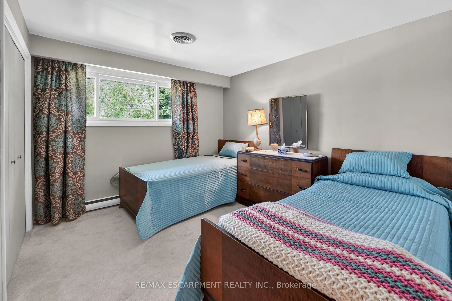 Photo 24 of 99 Elmhurst Drive, Hamilton, Sherwood — HOMEH