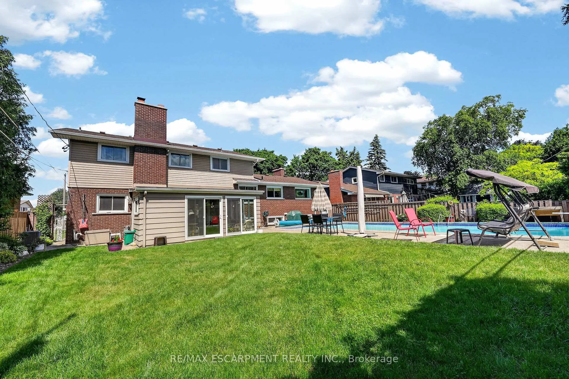 Photo 37 of 99 Elmhurst Drive, Hamilton, Sherwood — HOMEH