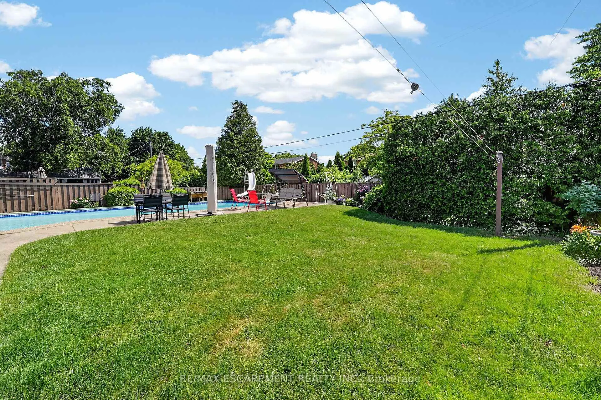 Photo 40 of 99 Elmhurst Drive, Hamilton, Sherwood — HOMEH