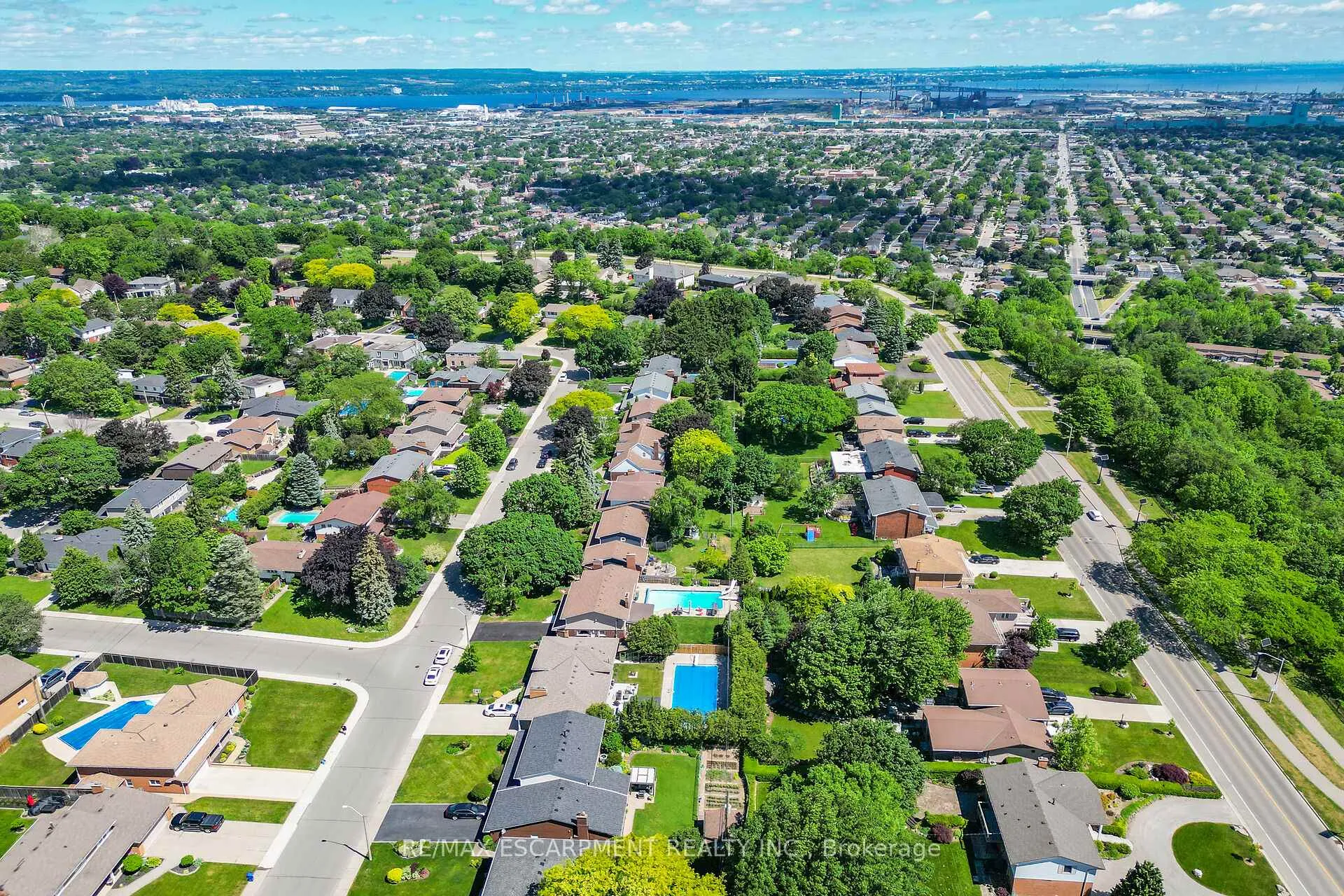 Photo 45 of 99 Elmhurst Drive, Hamilton, Sherwood — HOMEH