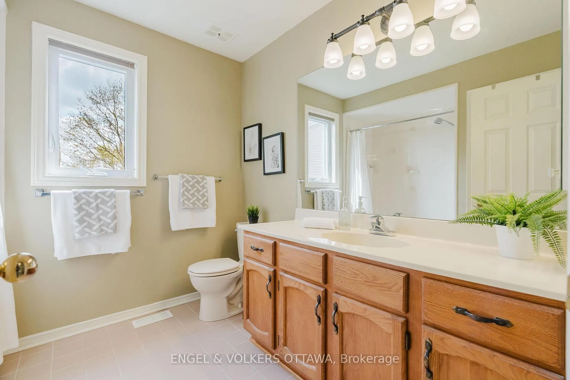 Photo 27 of 30 Huntings End Avenue, Ottawa, Kanata - Bridlewood — HOMEH