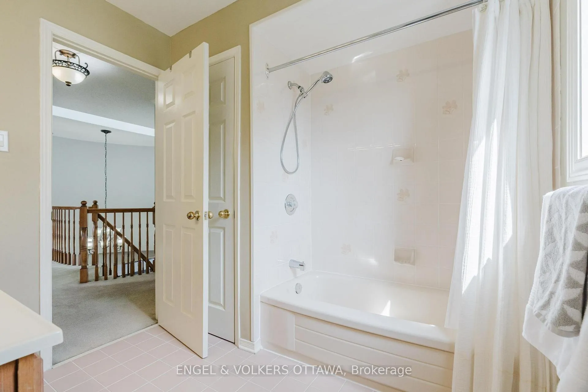 Photo 28 of 30 Huntings End Avenue, Ottawa, Kanata - Bridlewood — HOMEH