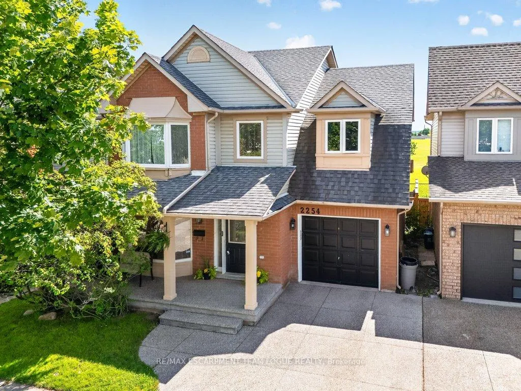 Front of 2254 Pathfinder Drive
