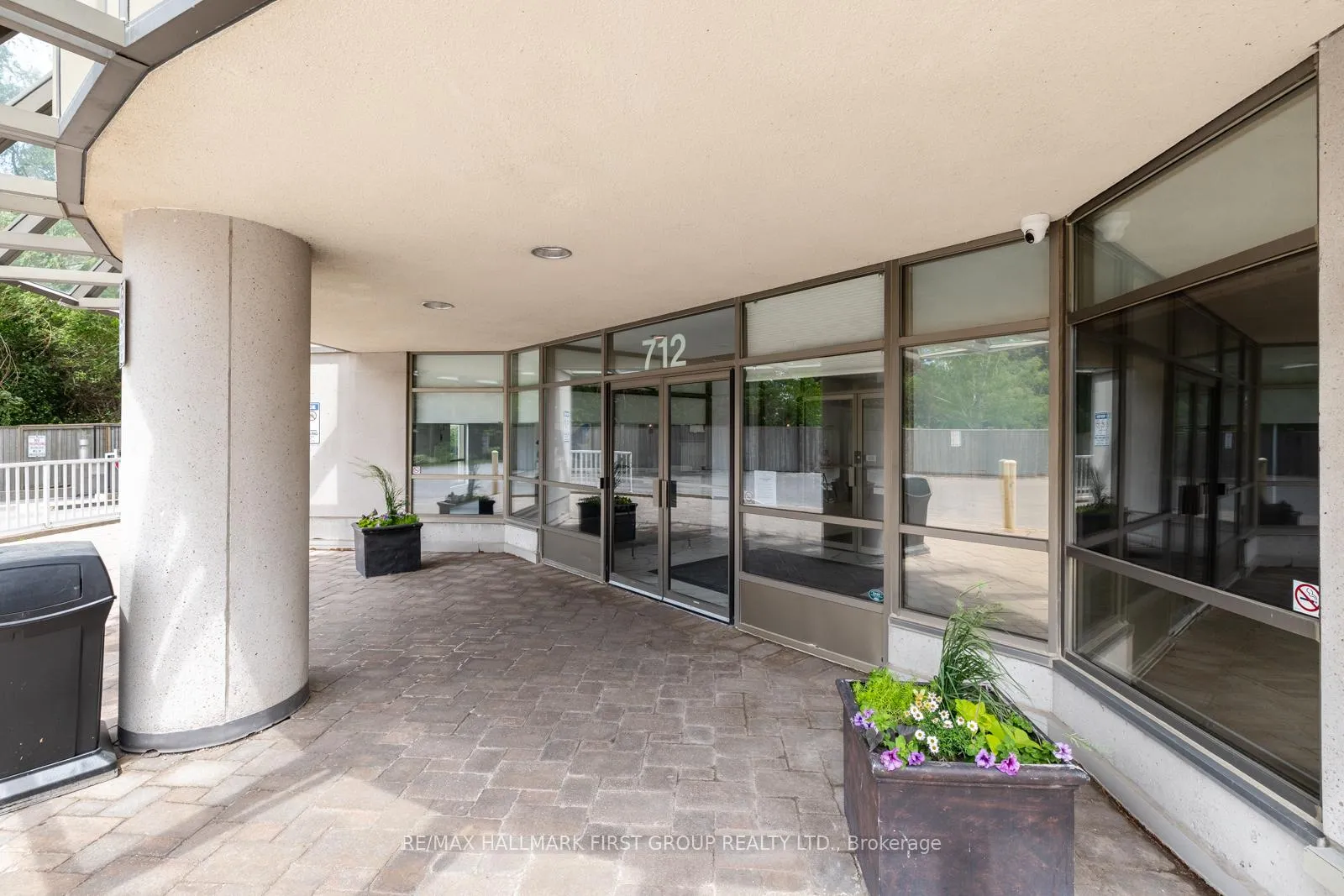 Photo 3 of Unit 1002, 712 Rossland Road E, Whitby, Pringle Creek — HOMEH