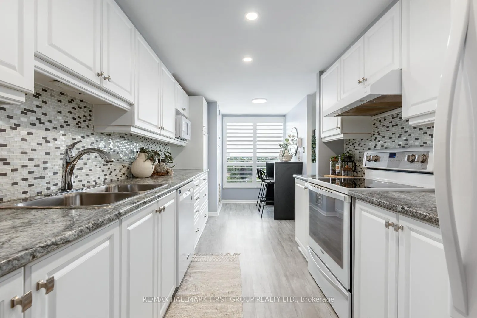 Photo 16 of Unit 1002, 712 Rossland Road E, Whitby, Pringle Creek — HOMEH