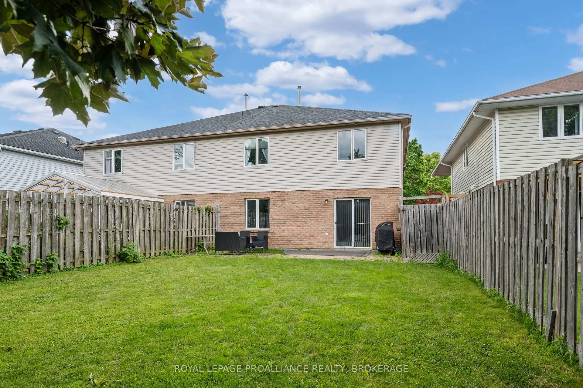 Photo 6 of 653 Barnsley Crescent, Kingston, City SouthWest — HOMEH