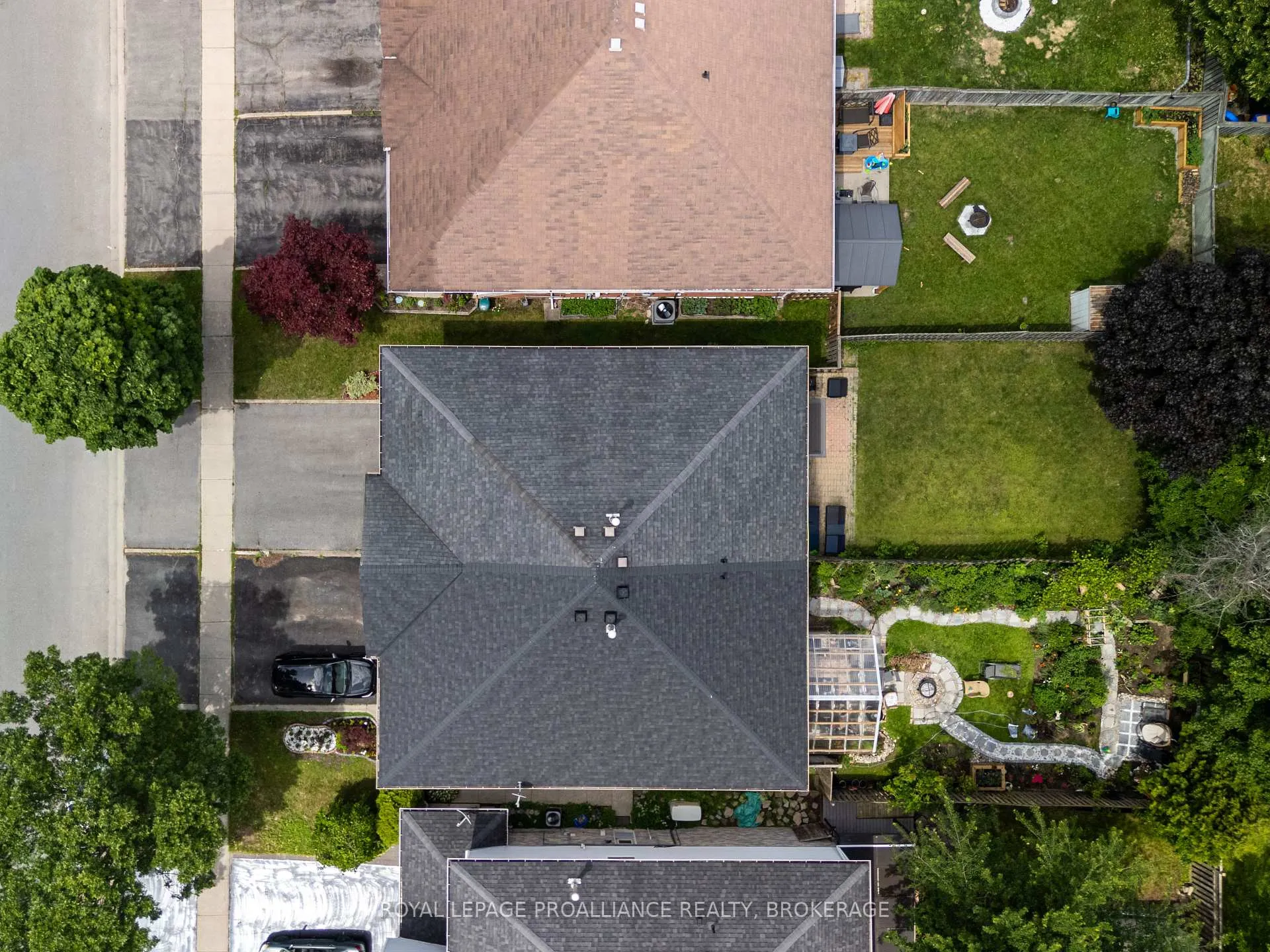 Photo 11 of 653 Barnsley Crescent, Kingston, City SouthWest — HOMEH