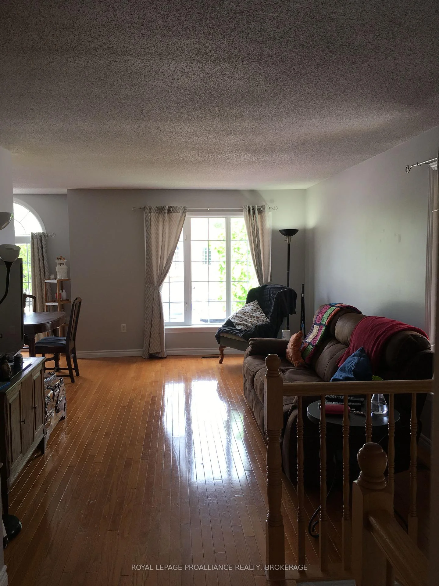 Photo 17 of 653 Barnsley Crescent, Kingston, City SouthWest — HOMEH