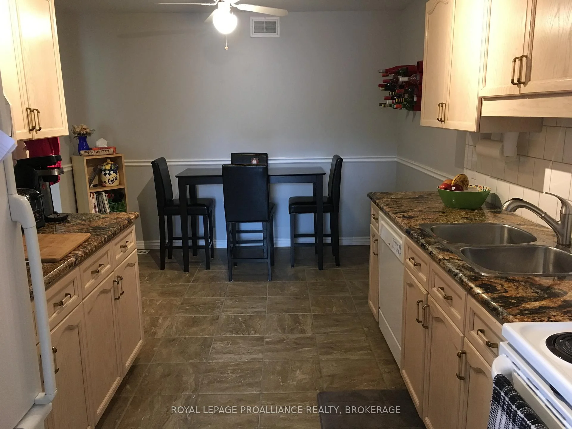 Photo 18 of 653 Barnsley Crescent, Kingston, City SouthWest — HOMEH