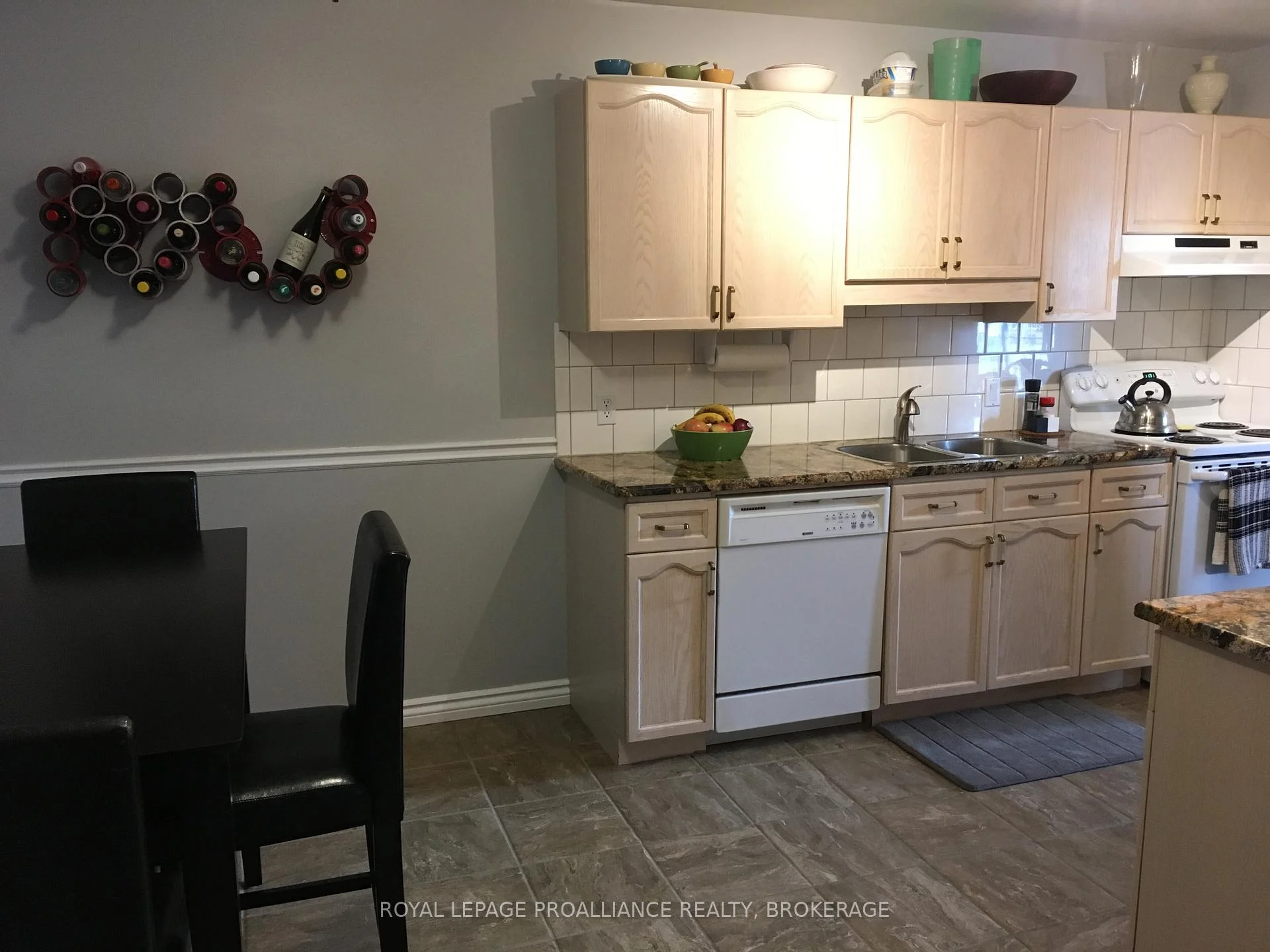 Photo 20 of 653 Barnsley Crescent, Kingston, City SouthWest — HOMEH