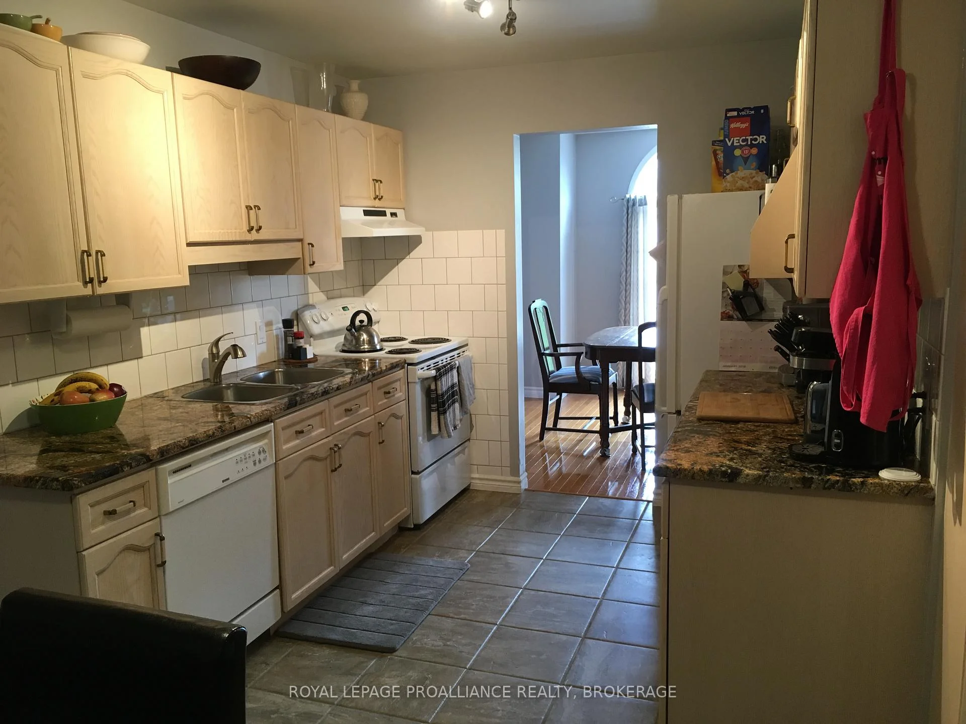 Photo 21 of 653 Barnsley Crescent, Kingston, City SouthWest — HOMEH