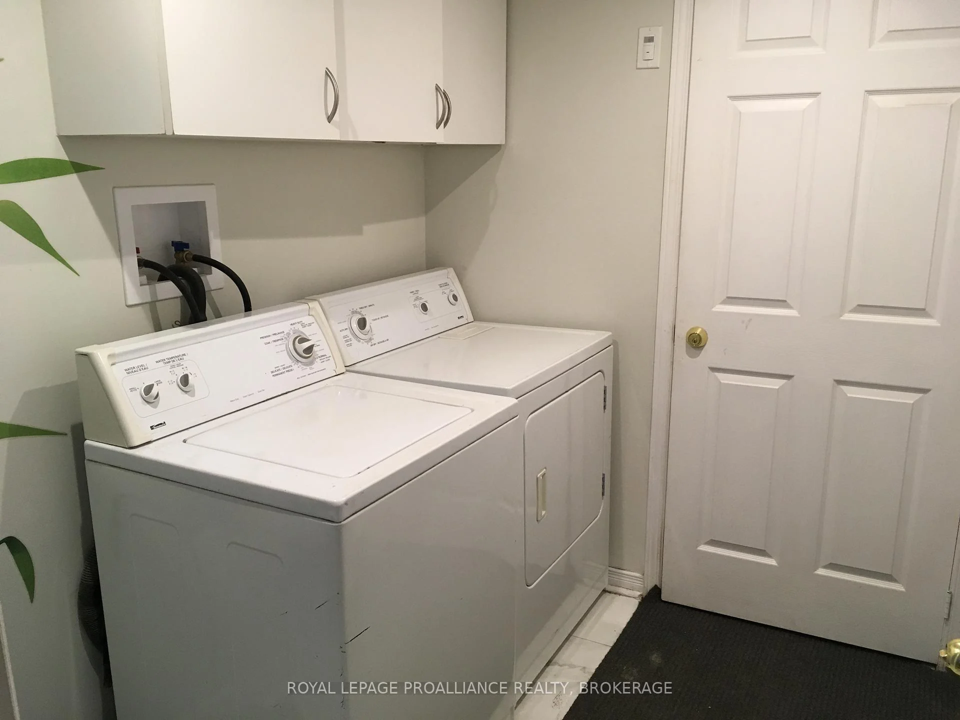 Photo 37 of 653 Barnsley Crescent, Kingston, City SouthWest — HOMEH