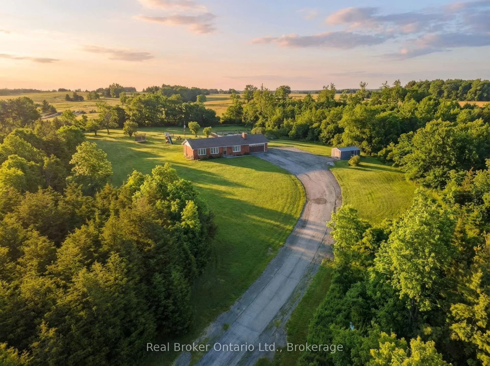 Photo 2 of 9639 Sideroad 27 Side Road, Erin, Rural Erin — HOMEH
