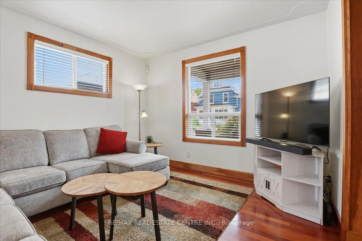 Photo 7 of 140 Peter Street, Kitchener — HOMEH