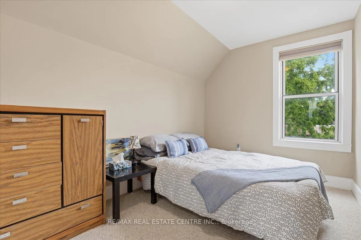 Photo 20 of 140 Peter Street, Kitchener — HOMEH