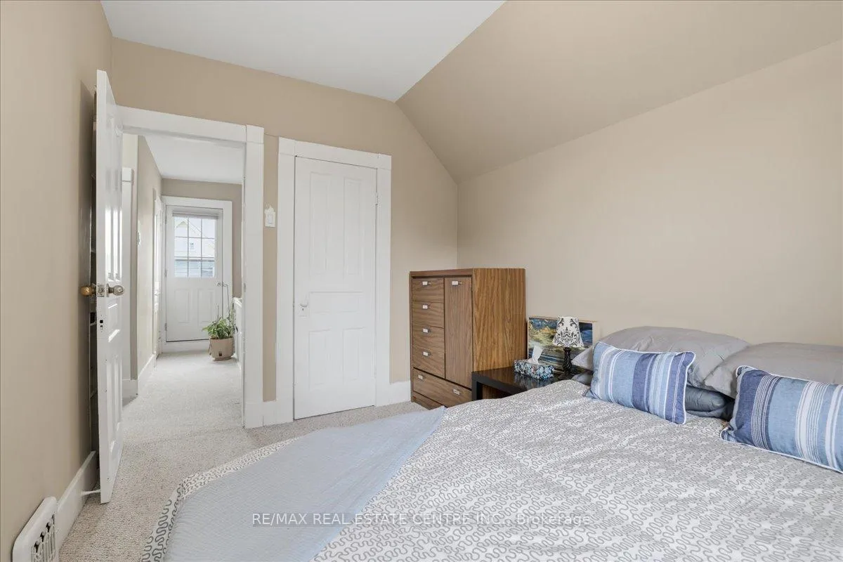 Photo 21 of 140 Peter Street, Kitchener — HOMEH