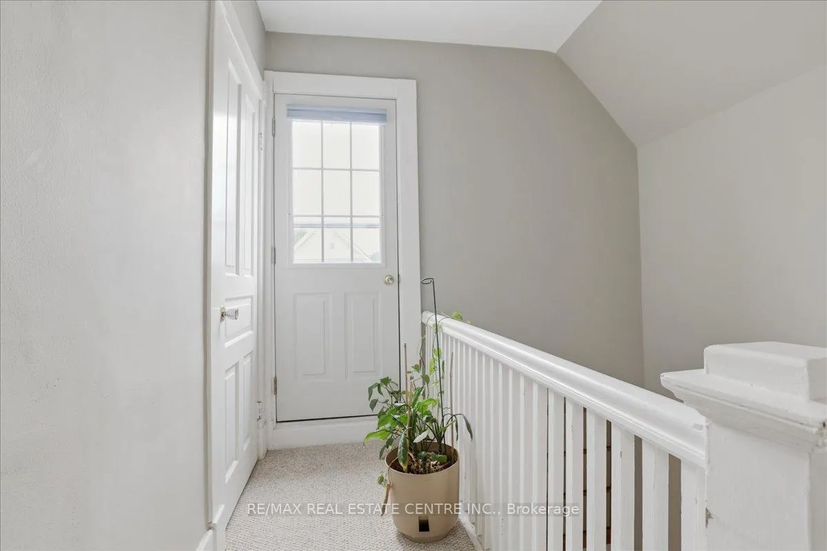 Photo 25 of 140 Peter Street, Kitchener — HOMEH