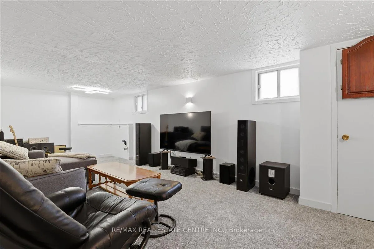 Photo 27 of 140 Peter Street, Kitchener — HOMEH