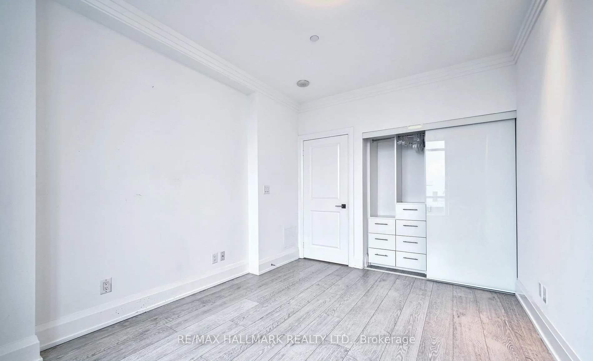 Photo 6 of Unit 2831, 7161 Yonge Street, Markham, Grandview — HOMEH