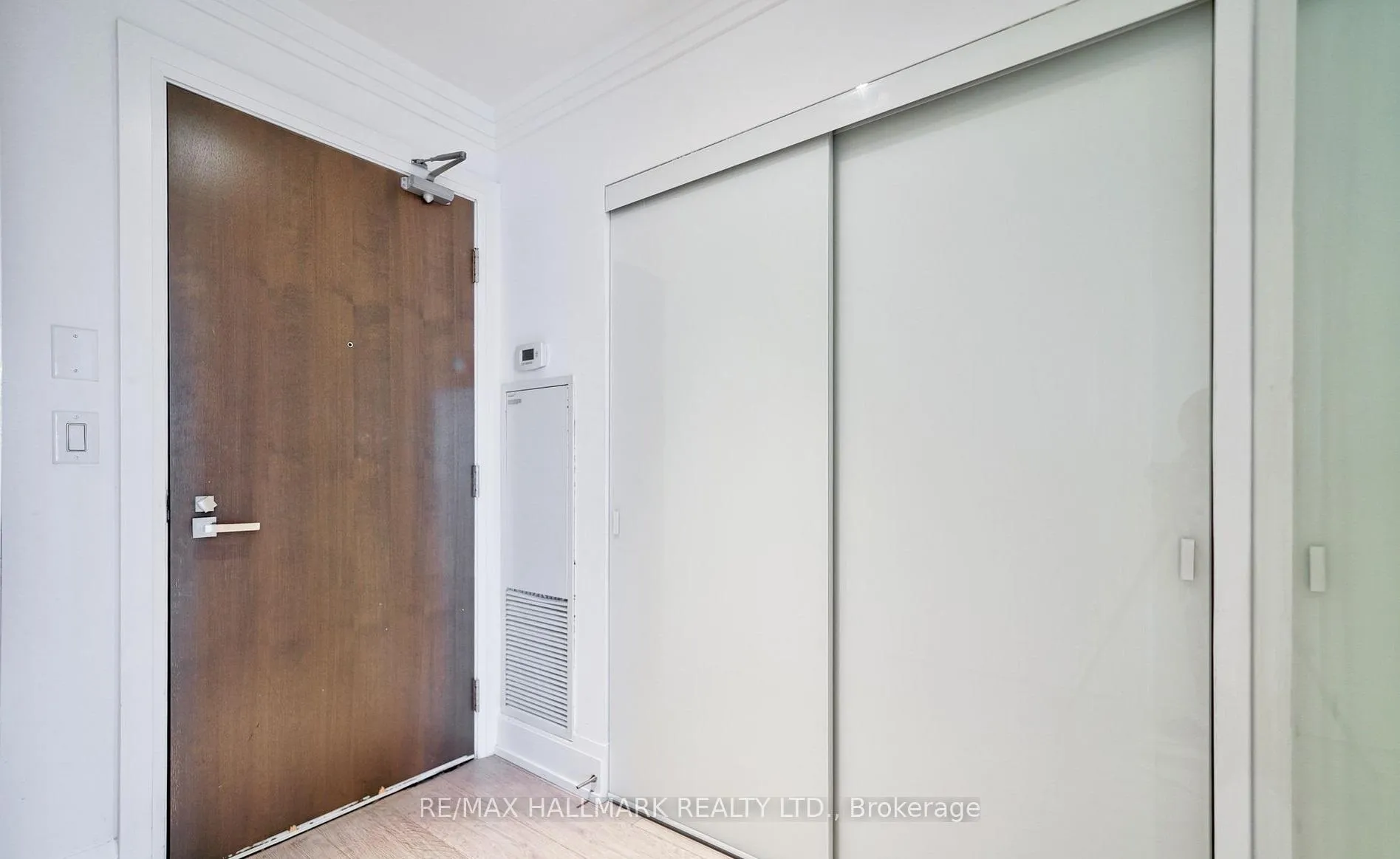 Photo 7 of Unit 2831, 7161 Yonge Street, Markham, Grandview — HOMEH