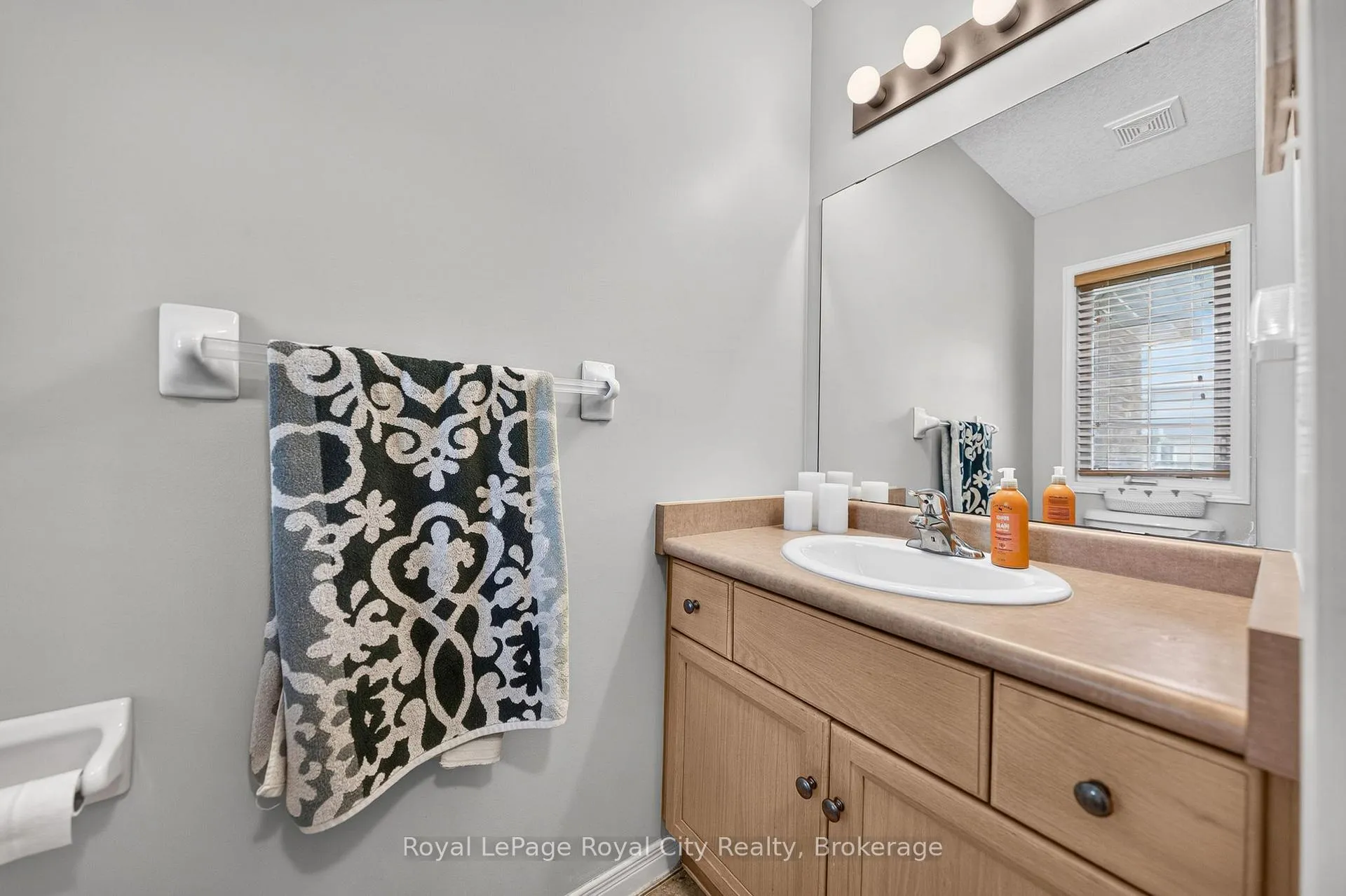 Photo 12 of 218 Severn Drive, Guelph, Grange Road — HOMEH