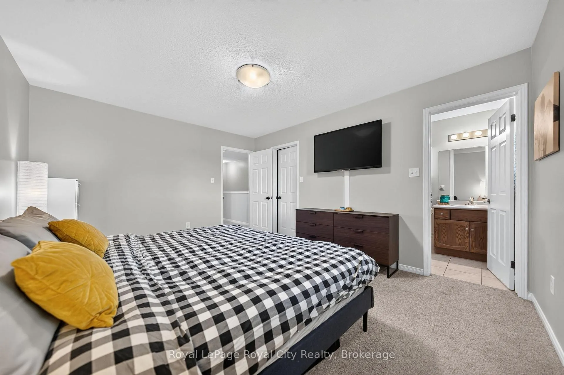 Photo 14 of 218 Severn Drive, Guelph, Grange Road — HOMEH
