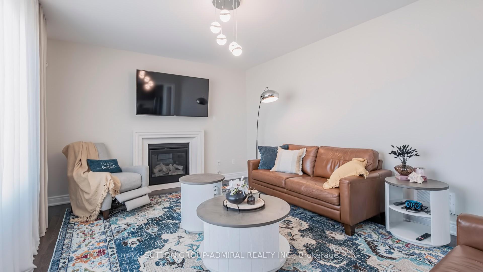 Photo 4 of 65 Strathgreen Lane, Georgina, Keswick South — HOMEH