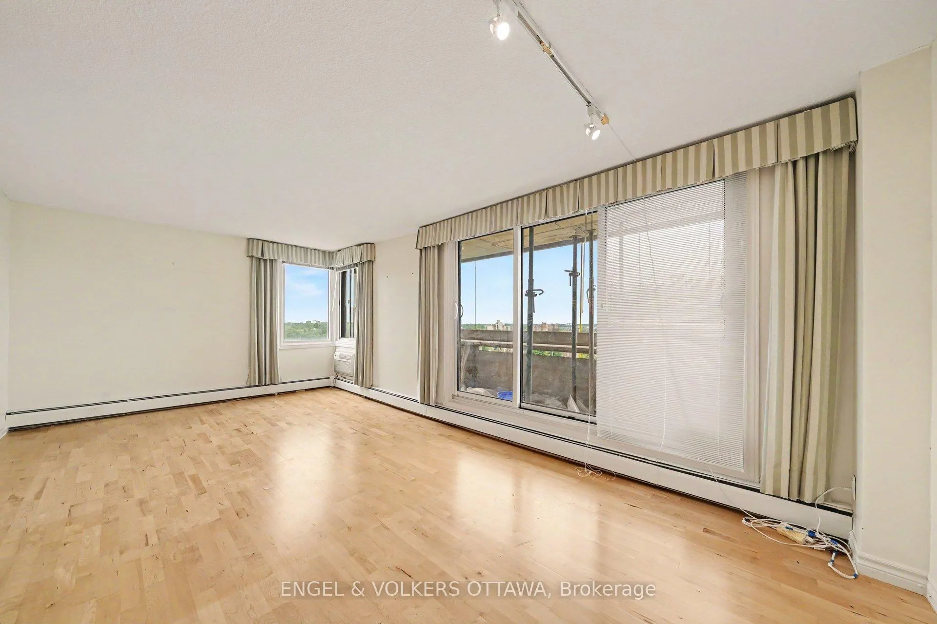 Photo 6 of Unit 1206, 1171 Ambleside Drive, Ottawa, Woodroffe — HOMEH