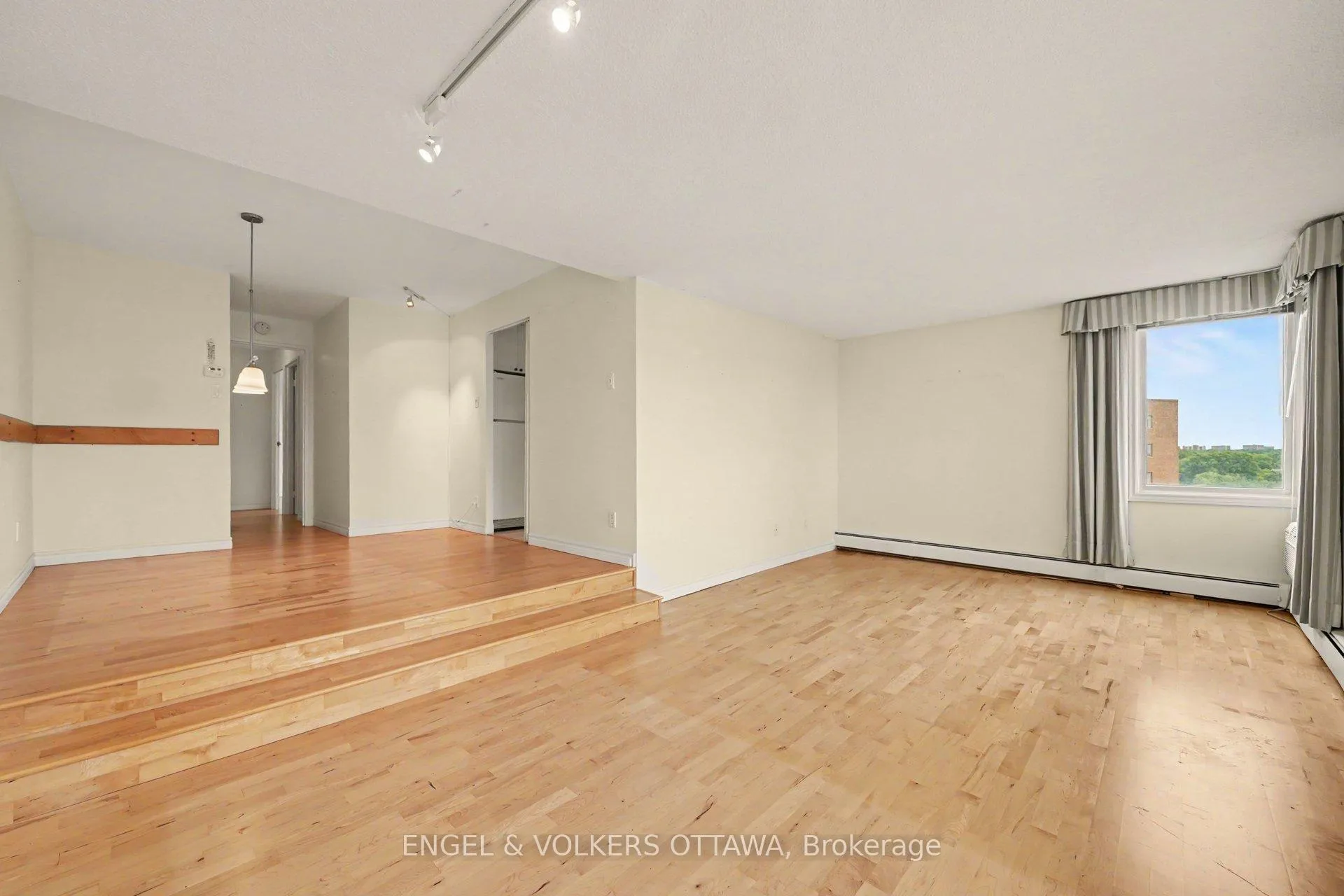 Photo 9 of Unit 1206, 1171 Ambleside Drive, Ottawa, Woodroffe — HOMEH