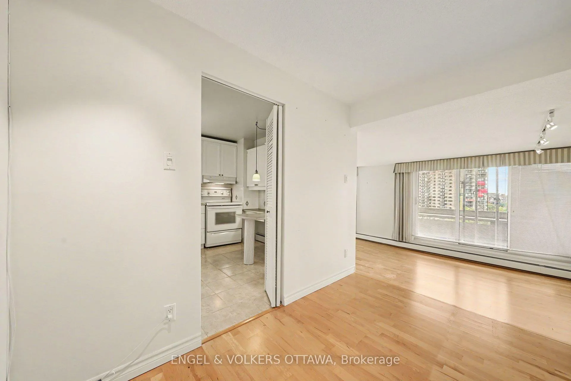 Photo 12 of Unit 1206, 1171 Ambleside Drive, Ottawa, Woodroffe — HOMEH