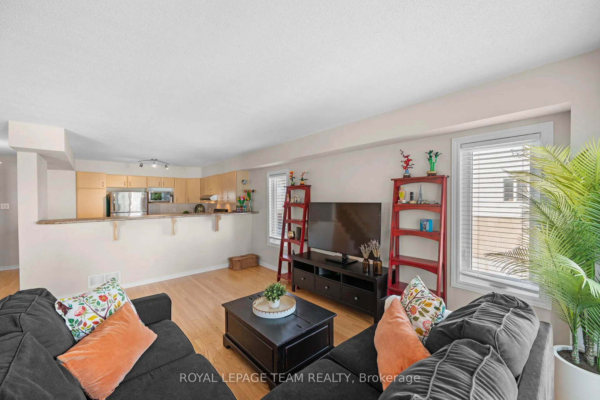Photo 10 of 174 Fordham Private, Ottawa, Central Park — HOMEH
