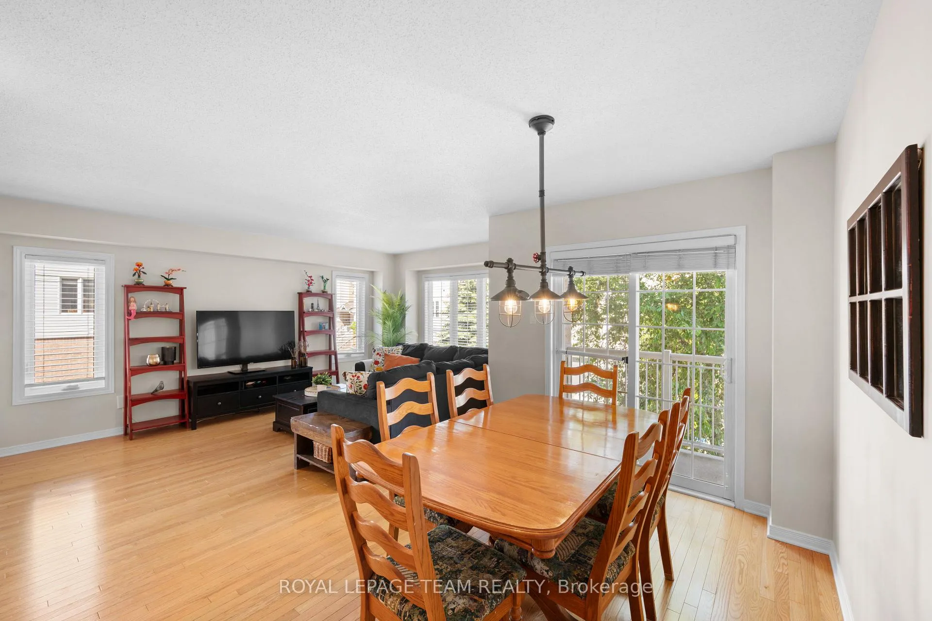Photo 11 of 174 Fordham Private, Ottawa, Central Park — HOMEH